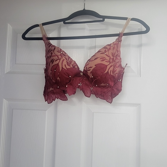 Victoria Secret bra (34c) - Picture 2 of 3